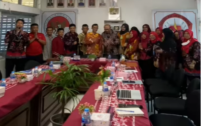 Pengabdian Masyarakat Universitas Negeri Yogyakarta Mendapat Dukungan Guru dan Tendik Sekolah Indonesia Bangkok
